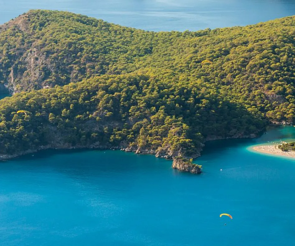 Oludeniz-lagoon-in-sea-landscape-view-of-beach-Turkey-3