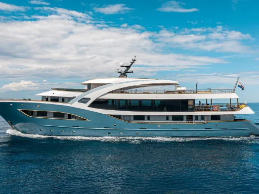 BELLA Exterior