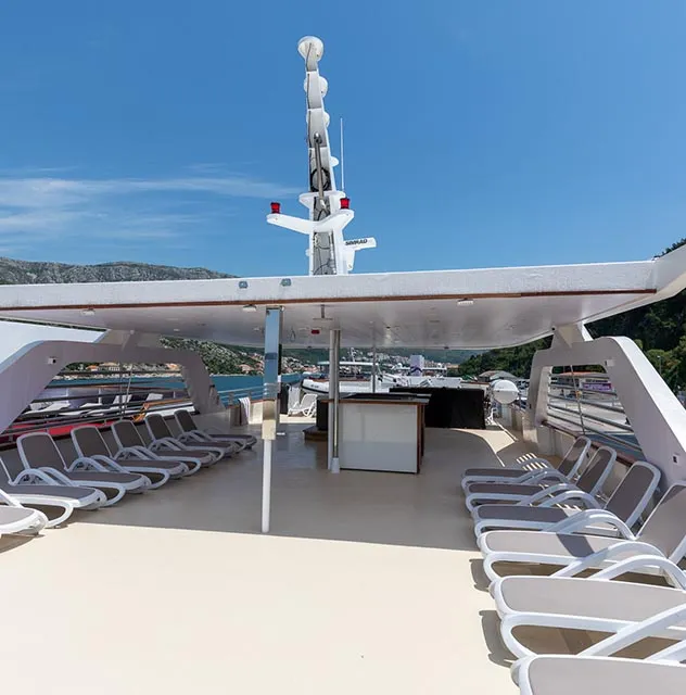 CRISTAL Upper deck