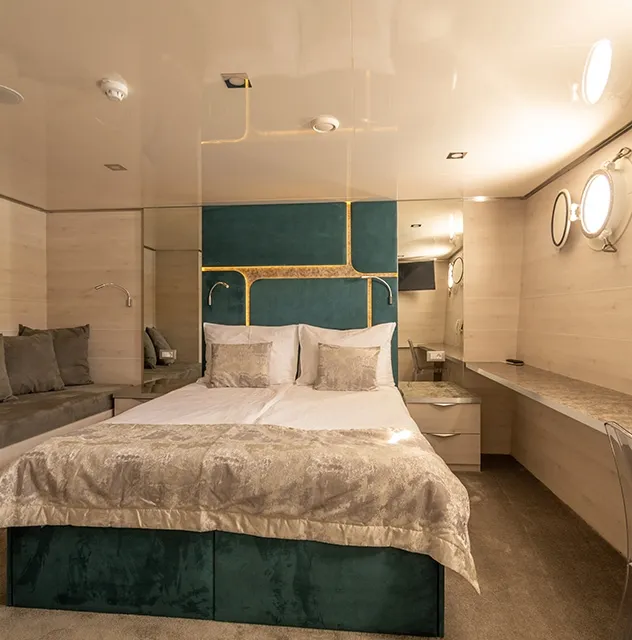 YOLO Triple cabin
