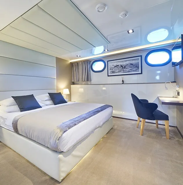 RARA AVIS Oceal liner staterooms