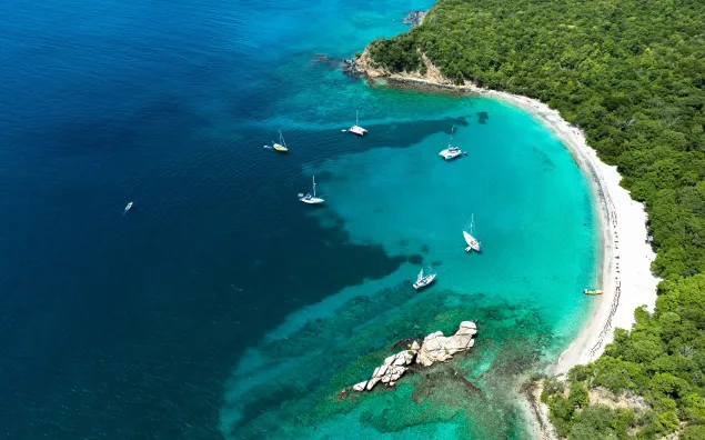 Caribbean yacht charters