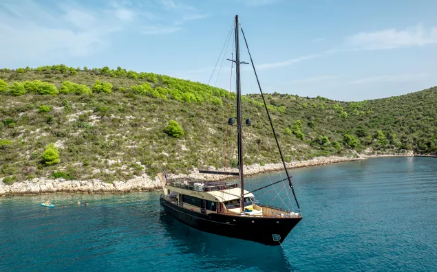 DS Yacht Santa Clara’s Unique Four-Cabin Luxury