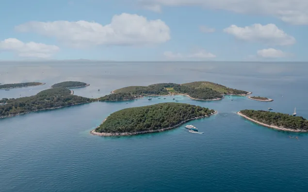 motor yacht charter Cro