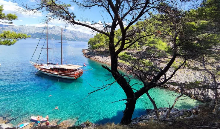The best yachting routes for nature lovers in every destination