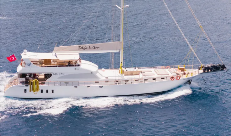 belgin_sultan_cruising1.jpg