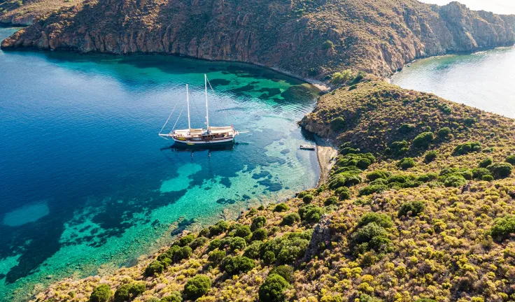 DERRIN DENIZ Anchored