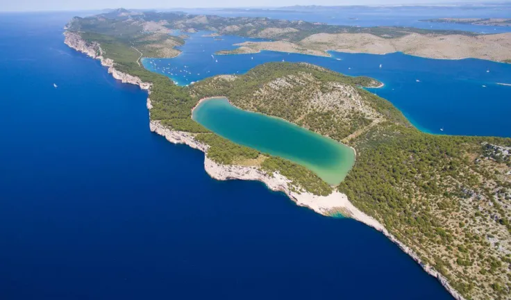 Lake slano in Telašćica nature park