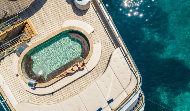 Luxury yacht charter