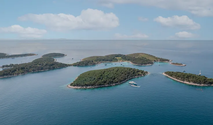motor yacht charter Cro