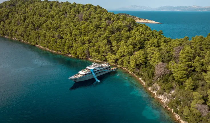 Meet DS Yacht Freedom’s Exceptional Crew