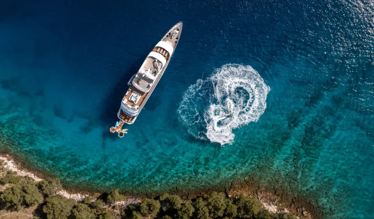 motor-yacht