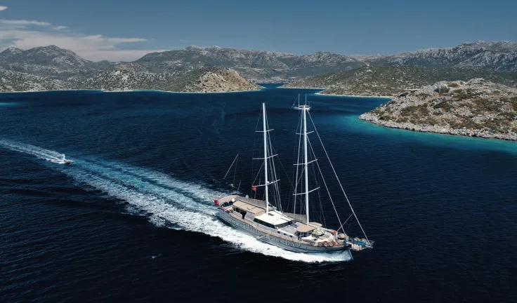 NEVRA QUEEN Cruising