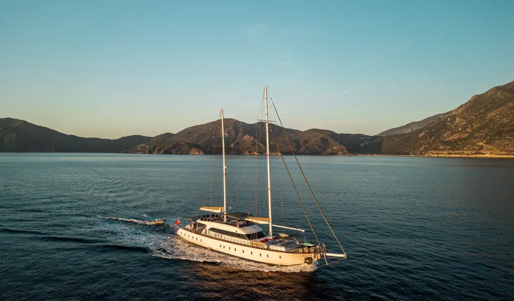 QUEEN OF MAKRI Cruising