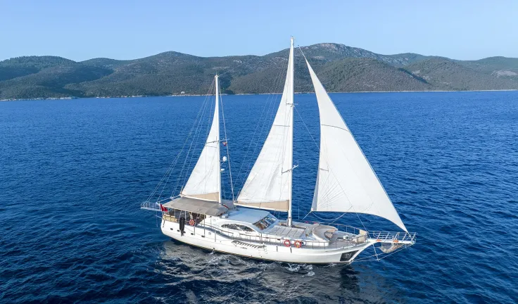 QUEEN OF SEA Sailing