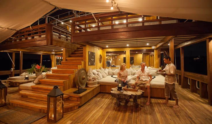 Top Evening Entertainment Experiences Aboard a Luxury Yacht