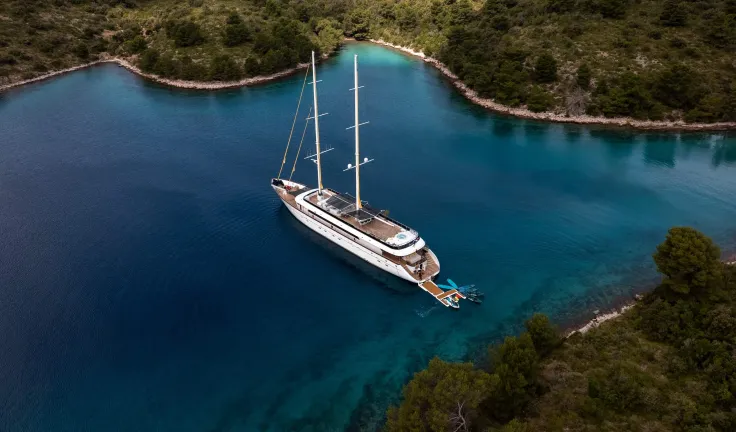 yacht contract