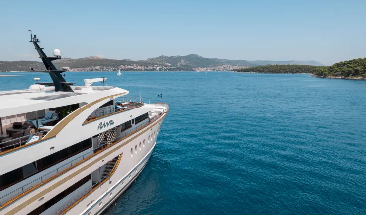 Your Complete Guide to Chartering Luxury Yachts