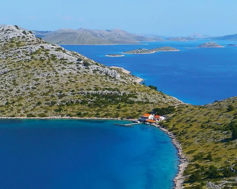 Bay-in-Kornati-Islands-1350x600