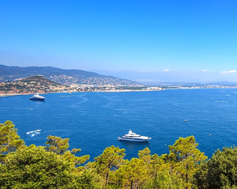 Cannes-La-Napoule-bay-view.-French-Riviera-Azure-Coast-Provence