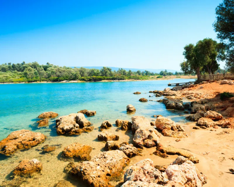 Coastal-landscape-on-Cleopatra