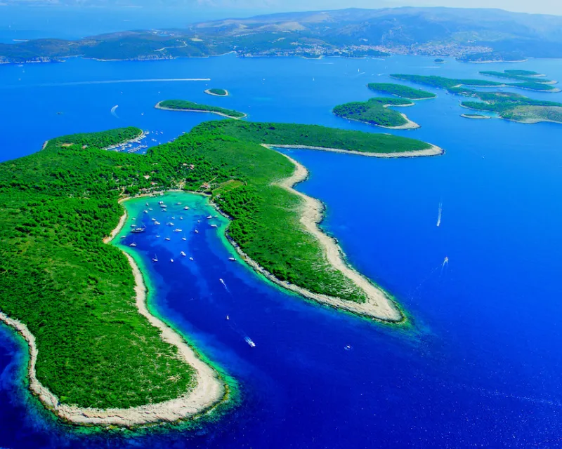 Hvar, Pakleni islands