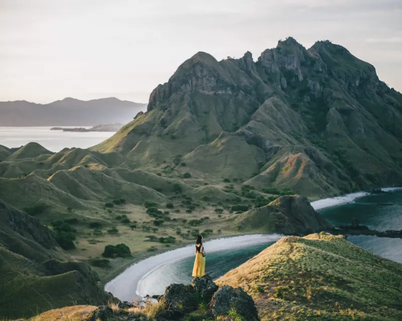 kudanil-explorer-activities-hiking-komodo-padar