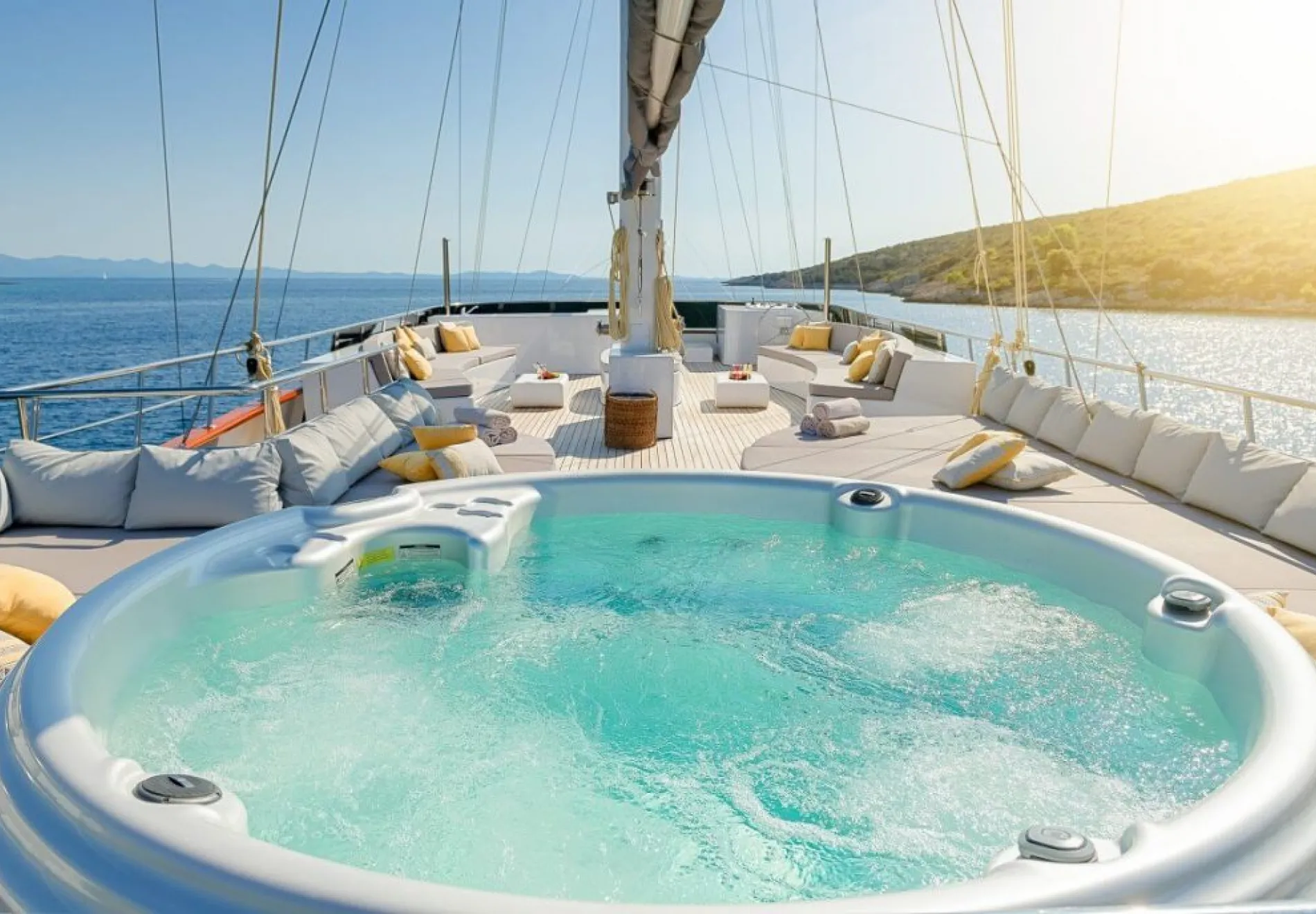 Amazing-jacuzzi-on-board