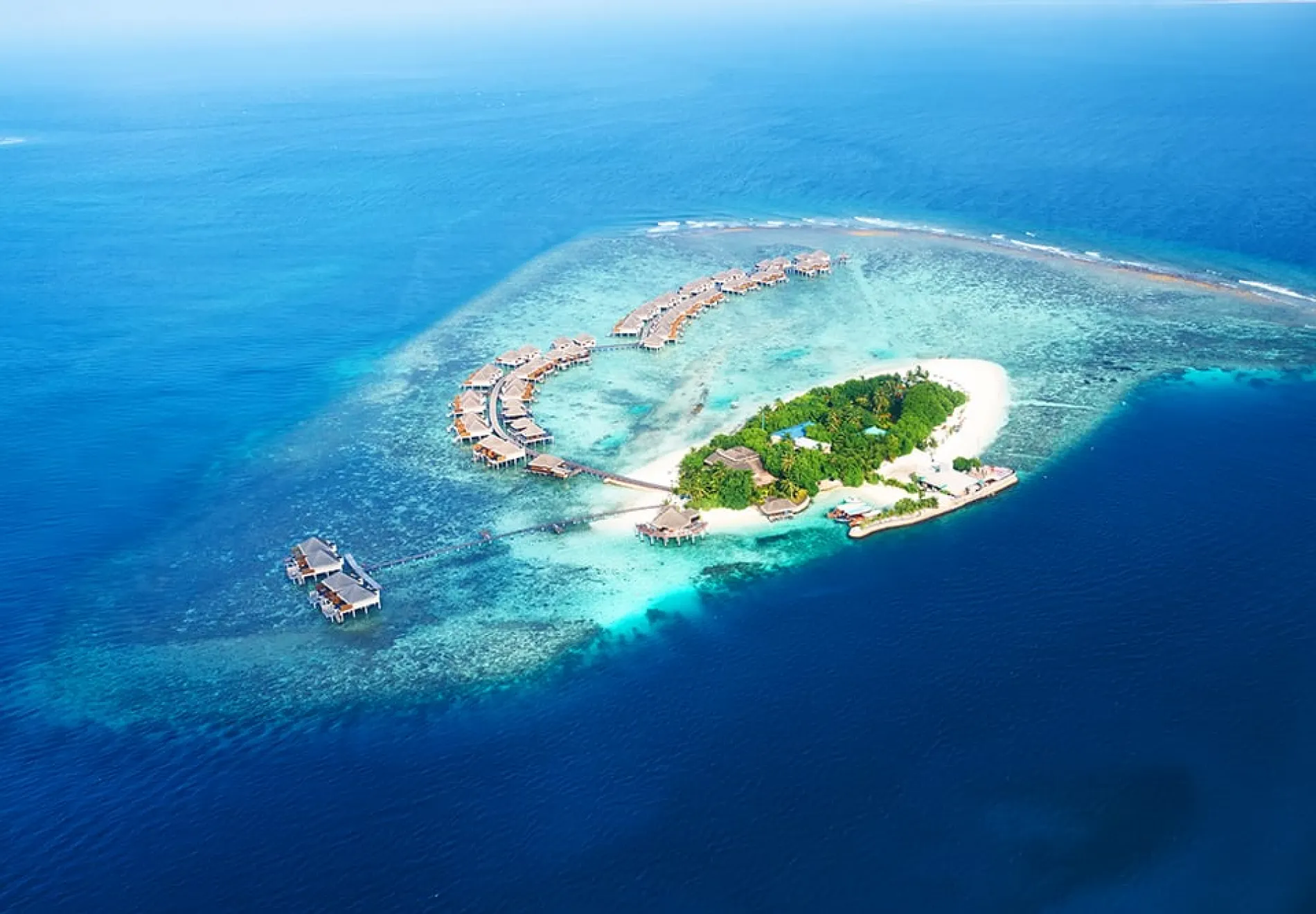 Atolls-and-islands-in-Maldives-from-aerial-view