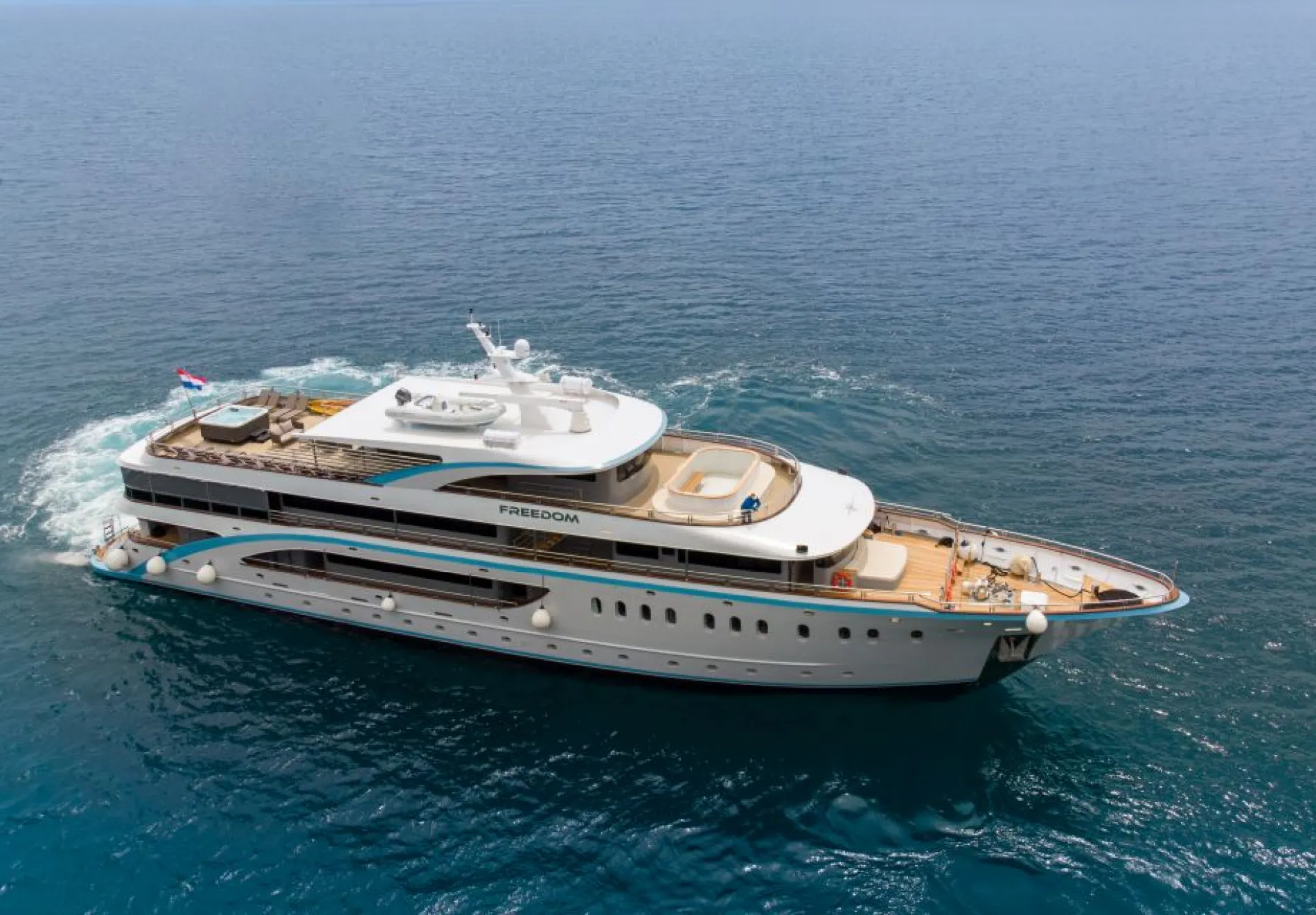 Luxury Yacht Rent