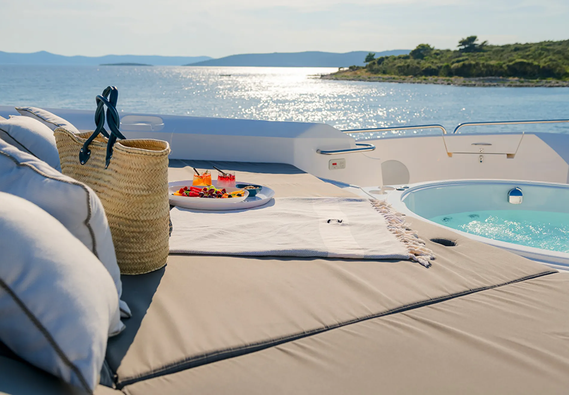 Jacuzzi-on-deck