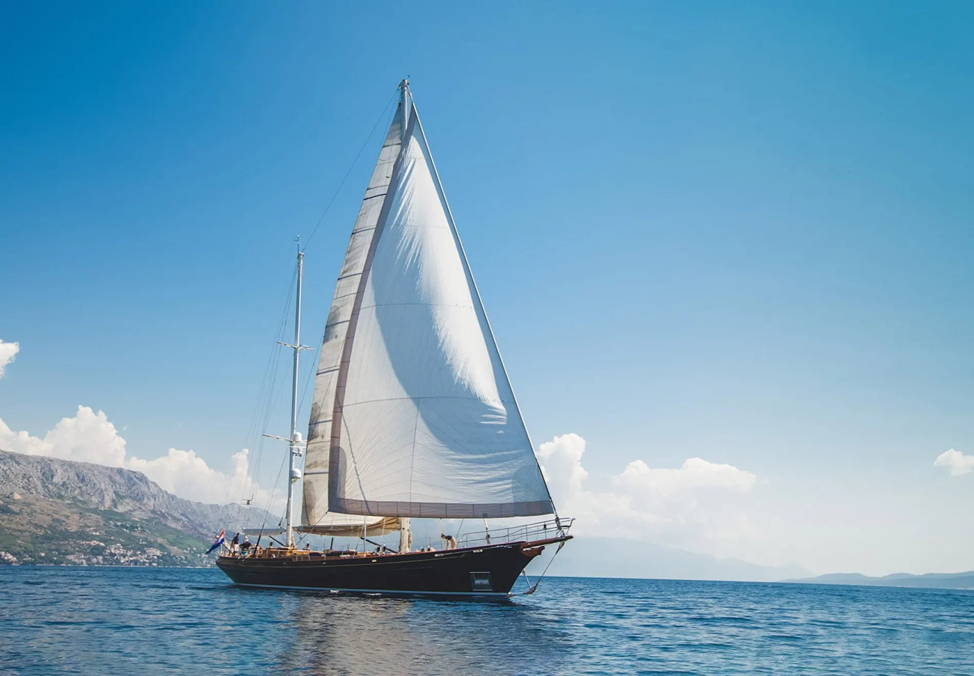LAURAN Sailing