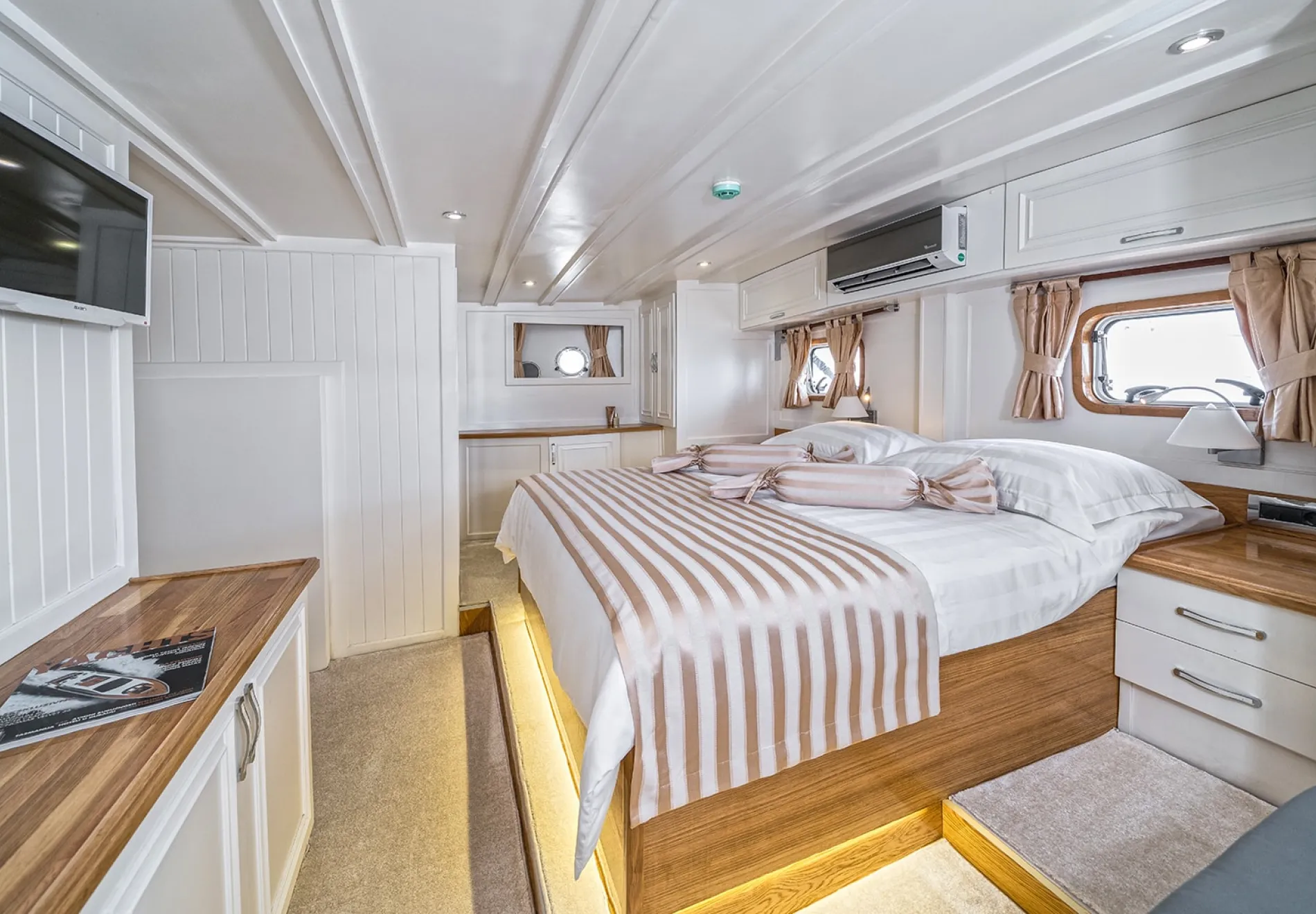 MASKE Master cabin