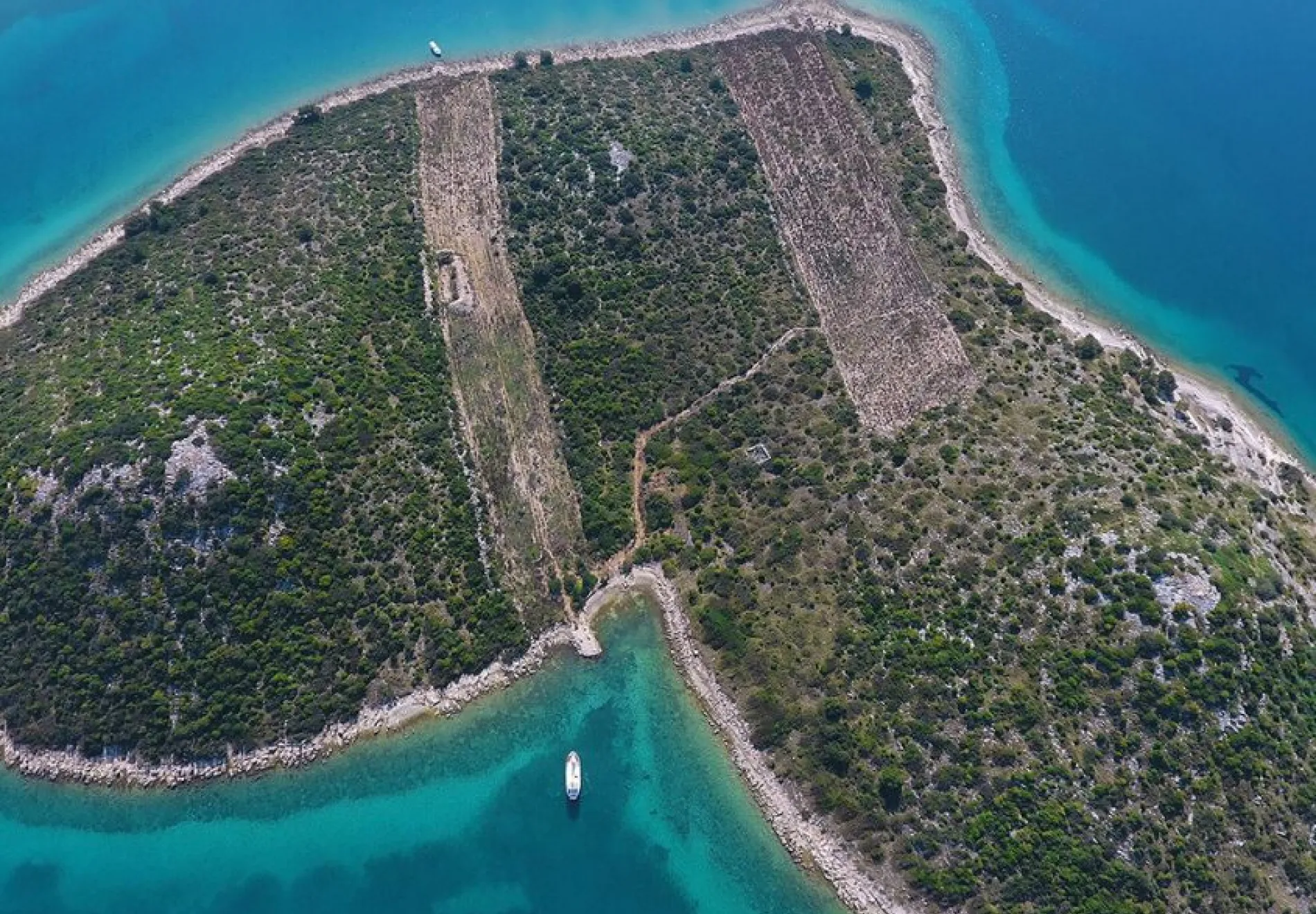 NEVIJANA-At-Galešnjak-Island-845x684