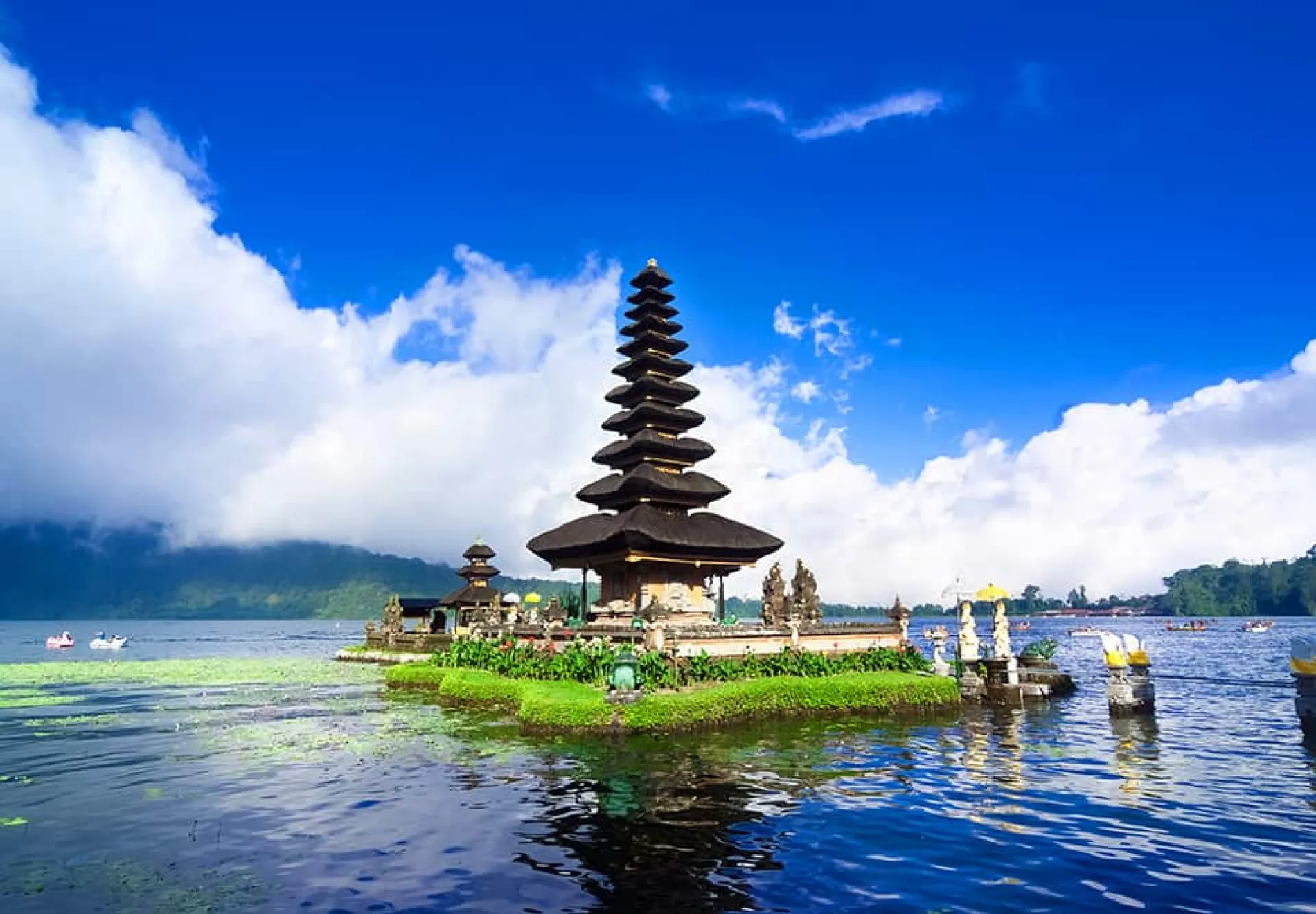 Pura-Ulun-Danu-Bratan-a-water-temple-on-Bali-Indonesia
