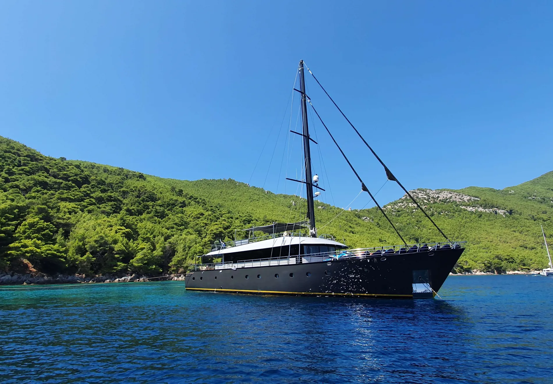 Sailing yacht Rara Avis