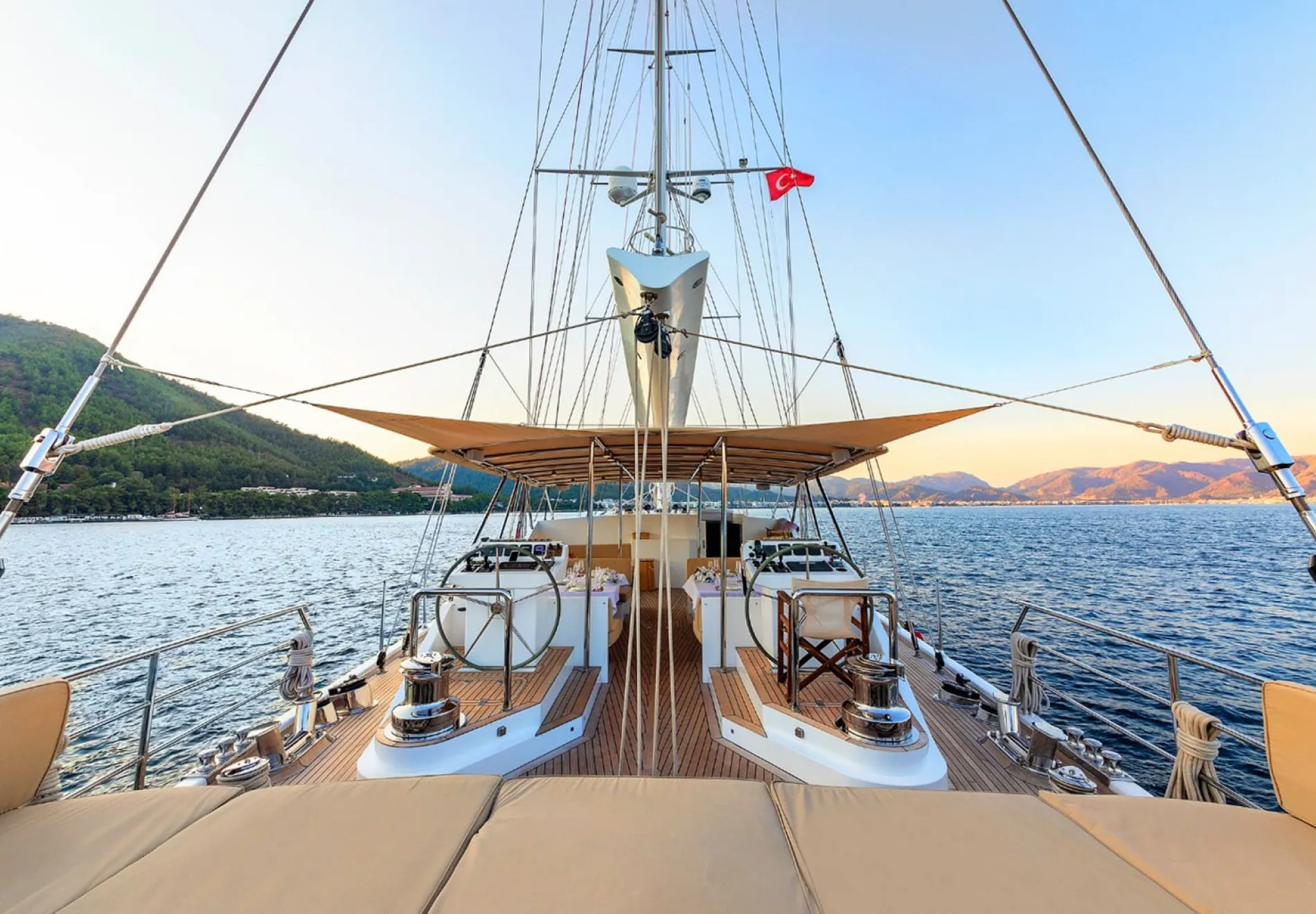 UBI BENE Aft deck