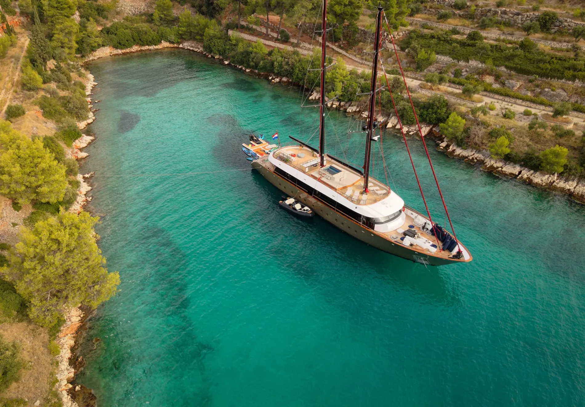 ANETTA Anchored