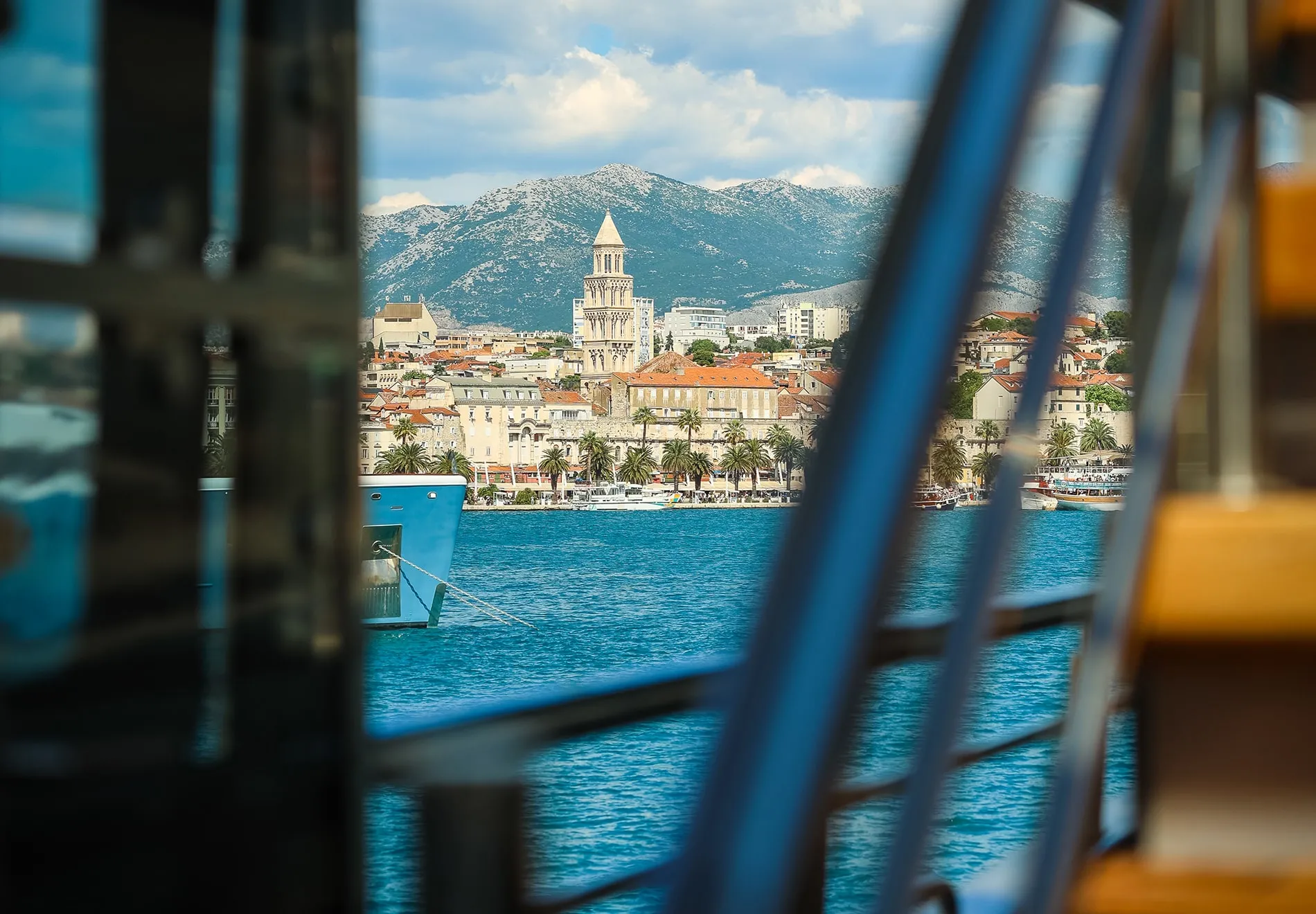Cost Breakdown for Staying in a Luxury Hotel (30 Guests)