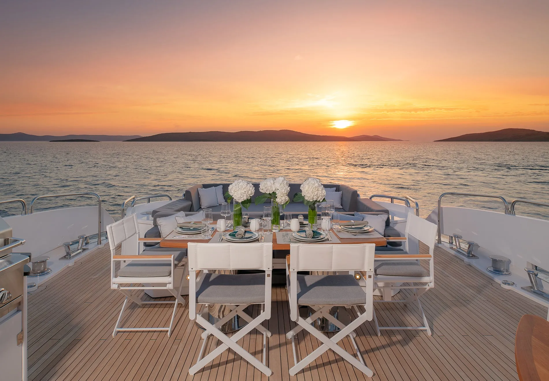 Exquisite Themed Sunset Dinners