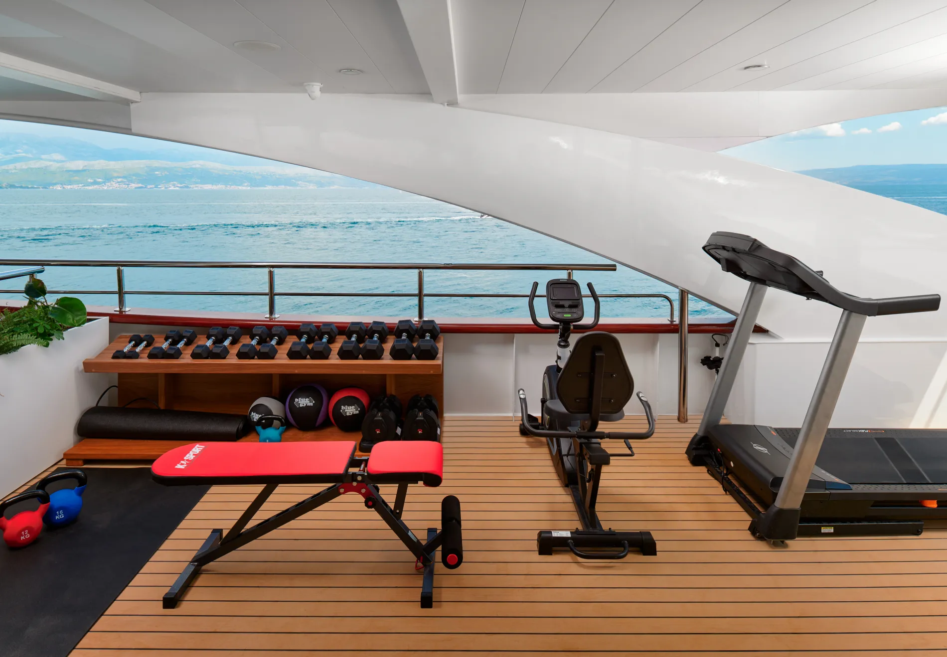 Superyacht amenities