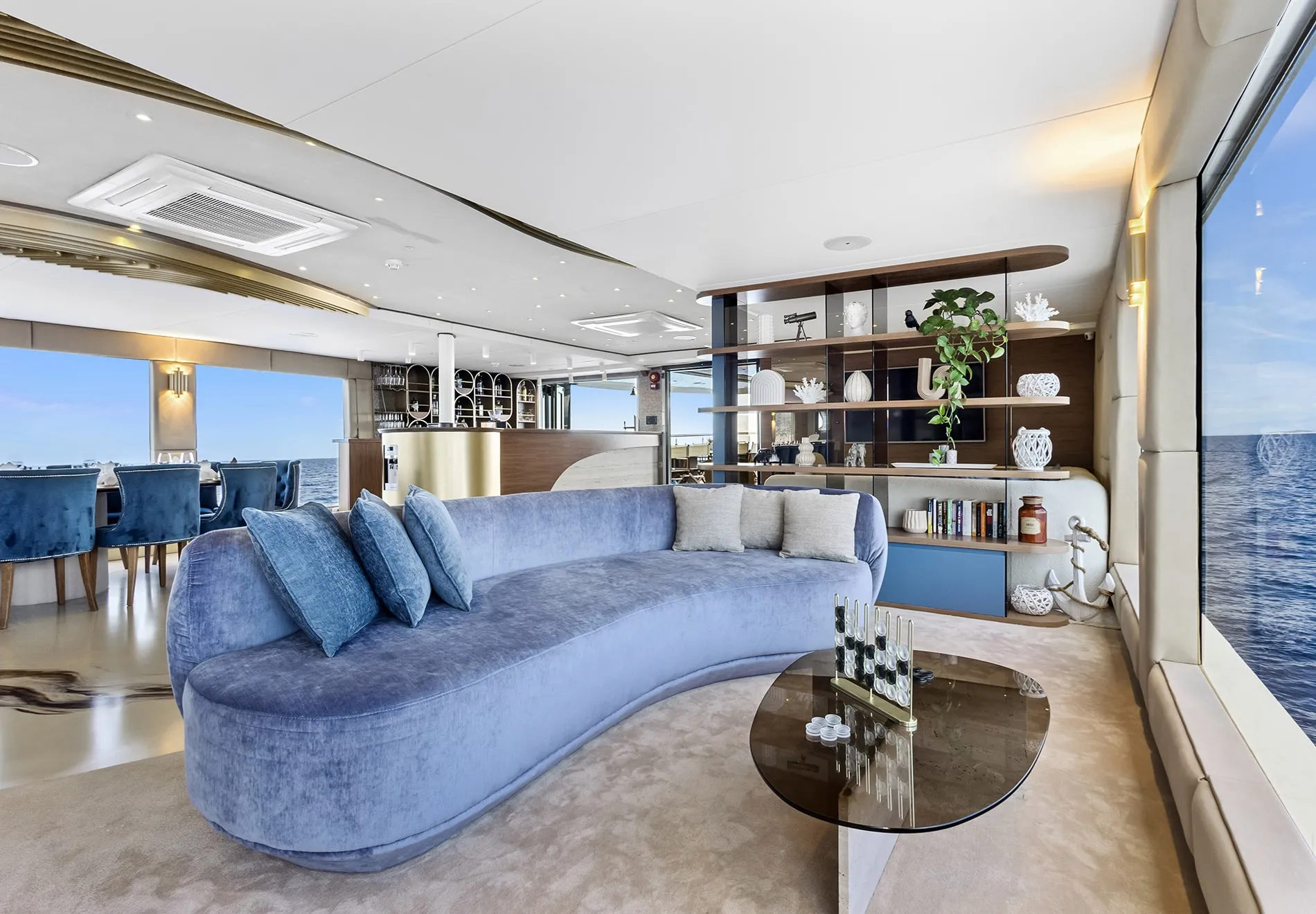Luxurious and Entertaining Interior