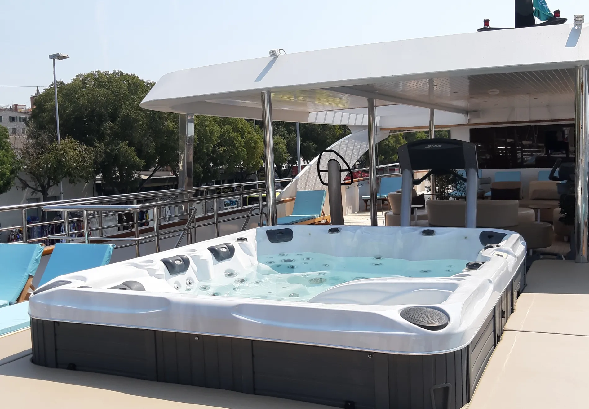 Riva-deck