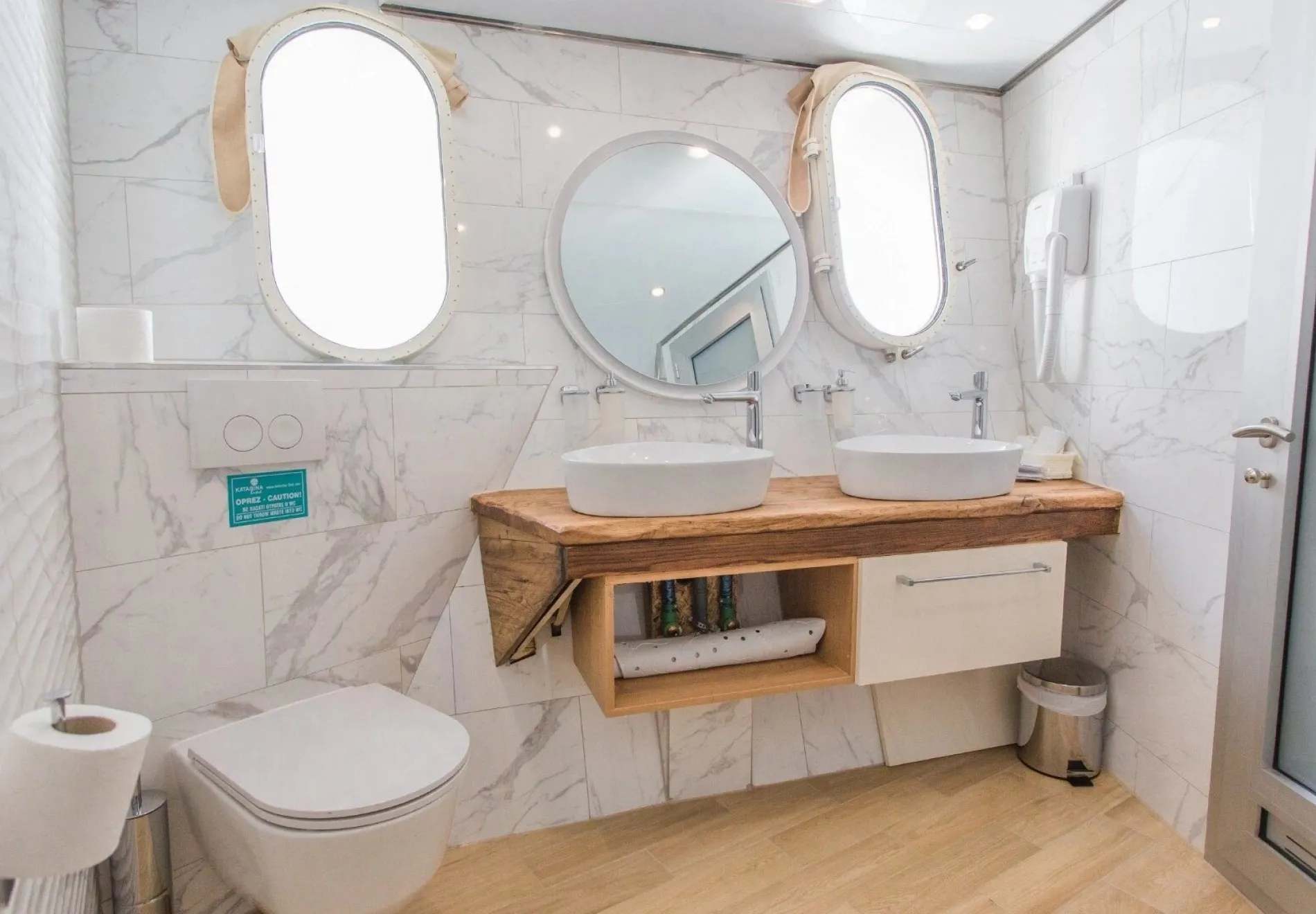Riva-bathroom