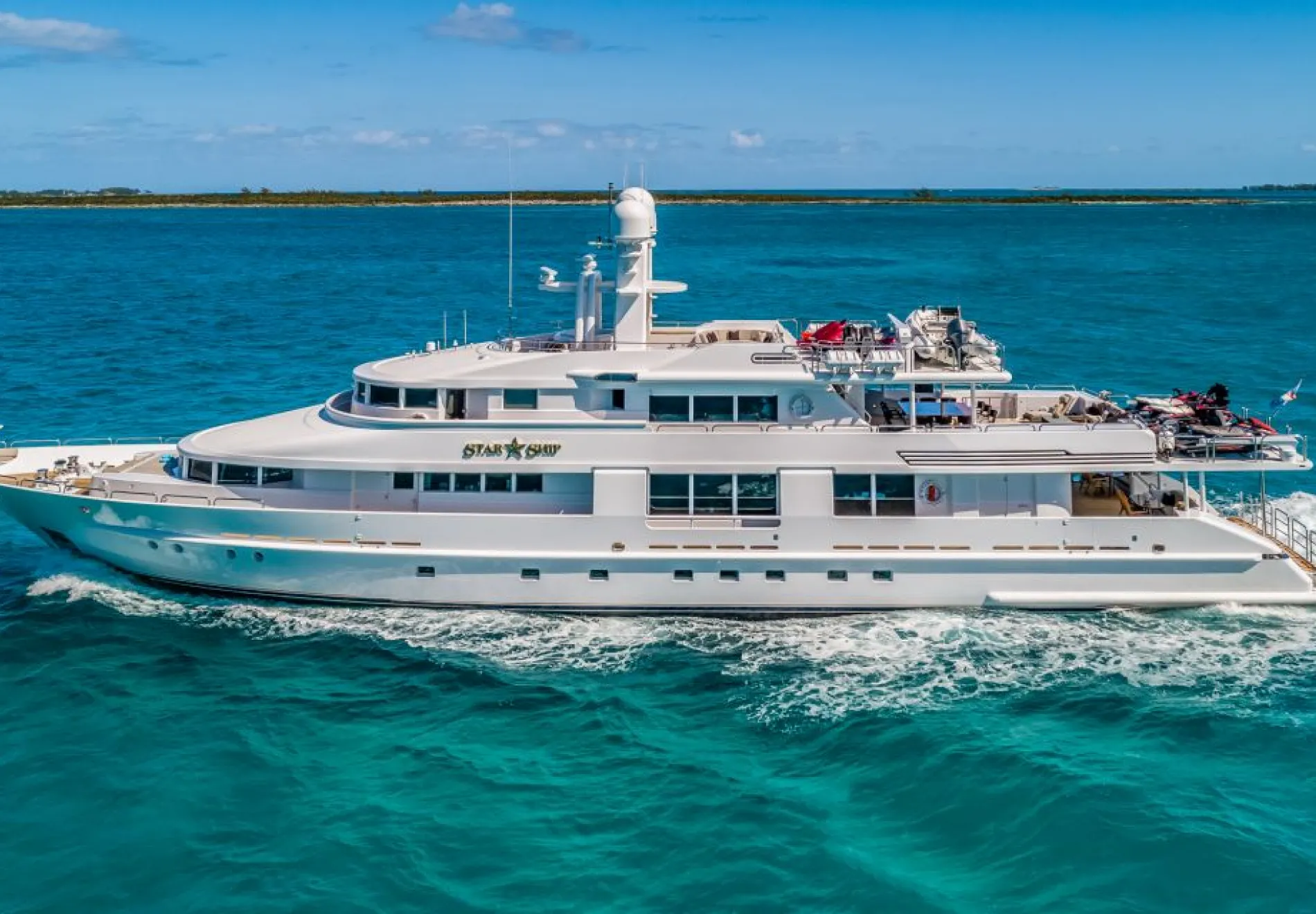 Luxury Yacht Rent