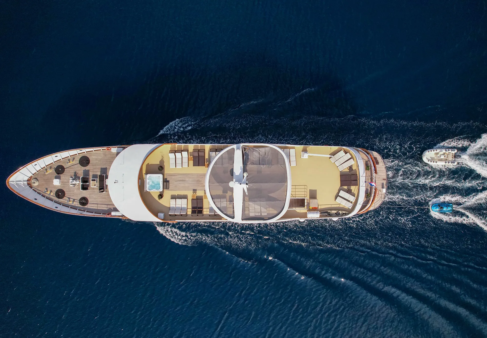 Your journey of an unforgettable yacht charter starts here