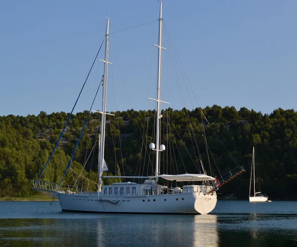 DVI MARIJE Anchored