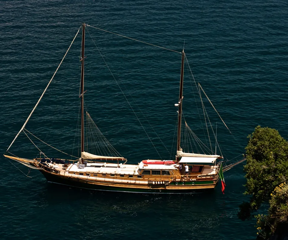 MARIA GIOVANNA Anchored