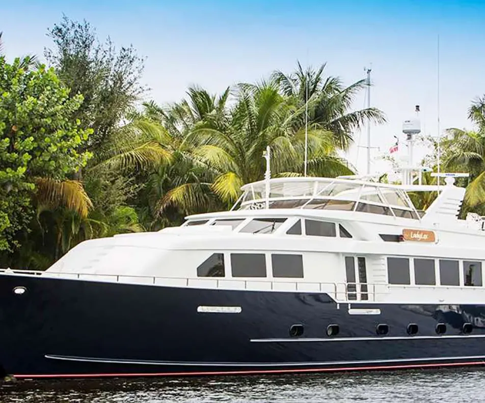 LADY LEX Anchored