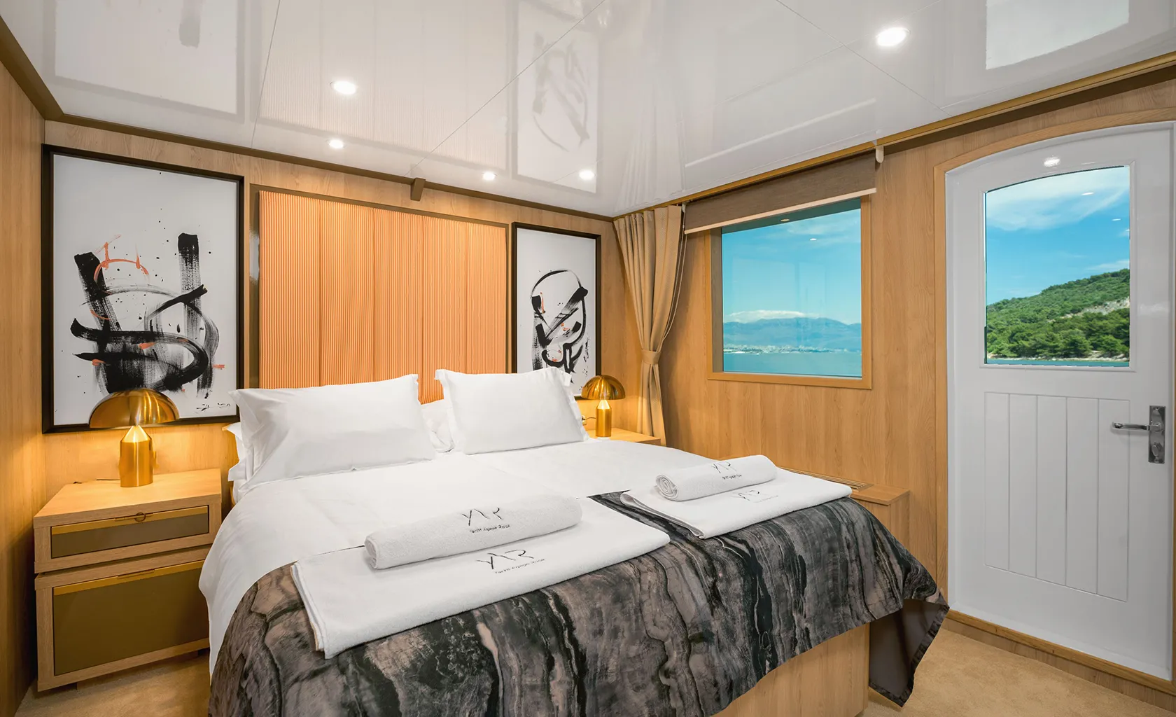 AGAPE ROSE Double cabin